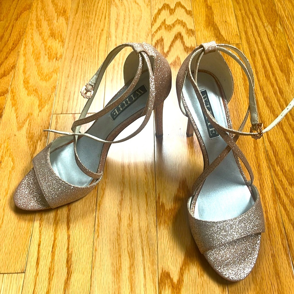 Vera Wang Heels